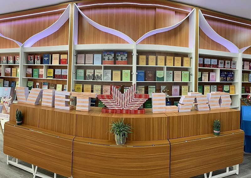 Book display marks 60th anniversary of Vietnam – Laos friendship. Photo: nxbctqg.org.vn