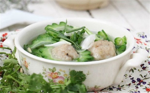 Thac lac fish cooked with bitter gourd is very good to cool down heat from inside the body and helps to improve weak patients. Photo: VNA Thac lac fish cooked with bitter gourd is very good to cool down heat from inside the body and helps to improve weak patients. Photo: VNA