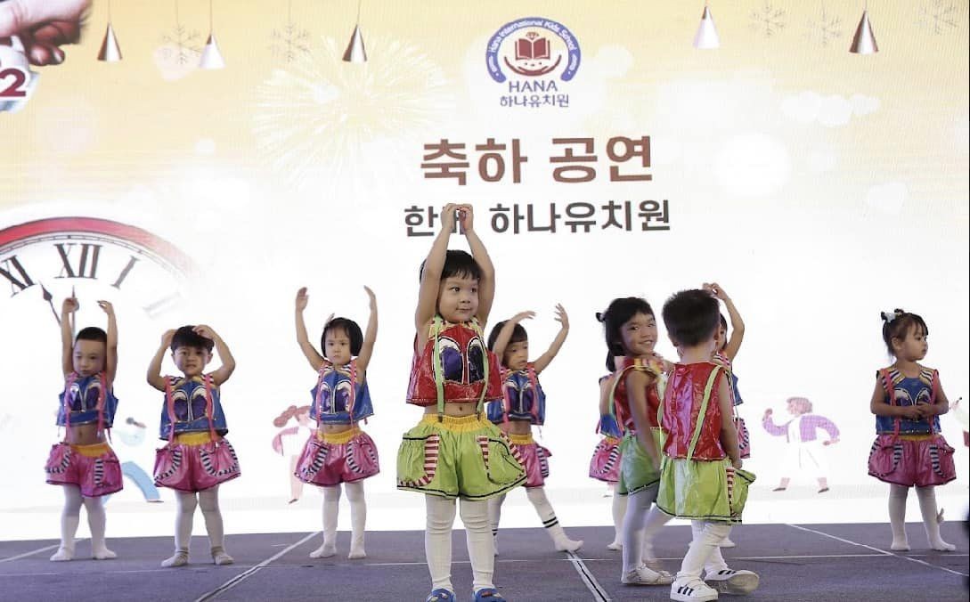 30 Years of Diplomatic Relations between Vietnam-RoK through Ambassadors' Eyes 30 Years of Diplomatic Relations between Vietnam-RoK through Ambassadors' Eyes