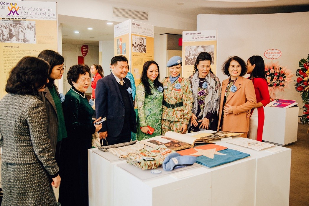 Looking Back at Journey of Dedication, Peace-building of Vietnamese, International friends Looking Back at Journey of Dedication, Peace-building of Vietnamese, International friends