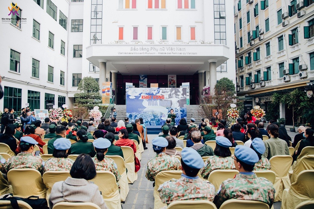 Looking Back at Journey of Dedication, Peace-building of Vietnamese, International friends Looking Back at Journey of Dedication, Peace-building of Vietnamese, International friends