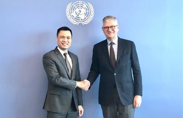 Ambassador Dang Hoang Giang (R), Permanent Representative of Vietnam to the United Nations UN meets with Under-Secretary-General Jean-Pierre Lacroix in New York on January 16. Photo: VNA Ambassador Dang Hoang Giang (R), Permanent Representative of Vietnam to the United Nations UN meets with Under-Secretary-General Jean-Pierre Lacroix in New York on January 16. Photo: VNA