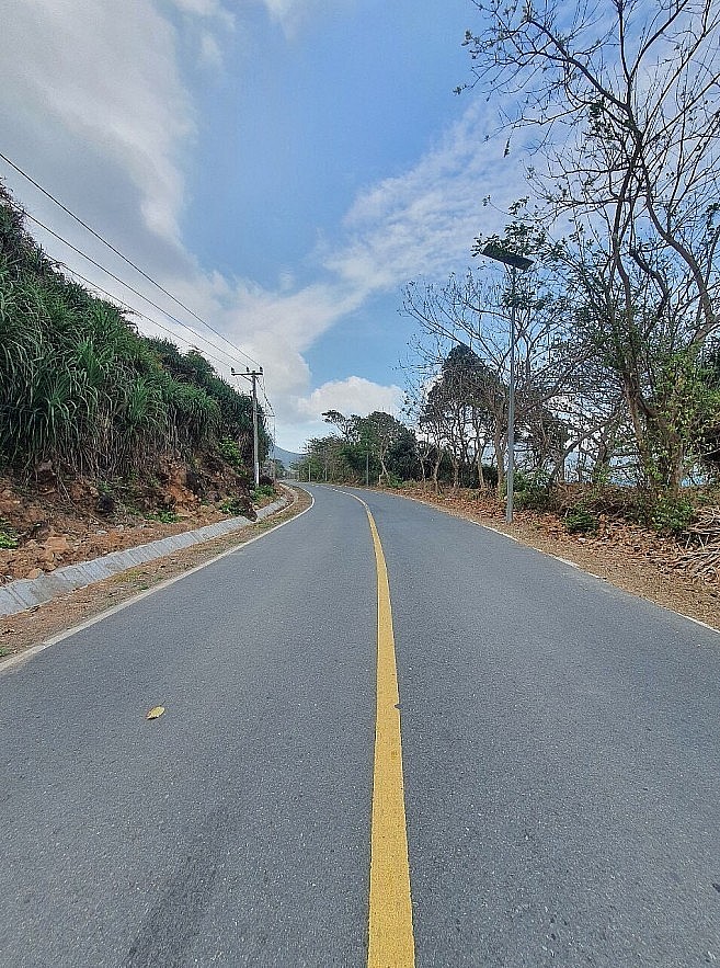 Very quiet costal roads. Photo by Thuy Hang Very quiet costal roads. Photo by Thuy Hang