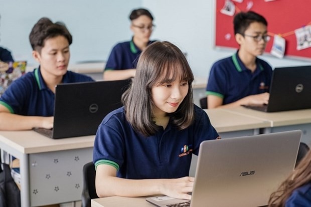 In 2023, revenues of Vietnam’s e-learning market are expected to reach around 3 billion USD with a compound annual growth rate of about 20.2% during 2019-2023, according to a report by Ken Research (Photo: doanhnhansaigon.vn) In 2023, revenues of Vietnam’s e-learning market are expected to reach around 3 billion USD with a compound annual growth rate of about 20.2% during 2019-2023, according to a report by Ken Research (Photo: doanhnhansaigon.vn)