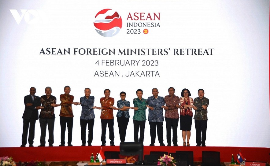 ASEAN Foreign Ministers pose for a group photo at the meeting. ASEAN Foreign Ministers pose for a group photo at the meeting.