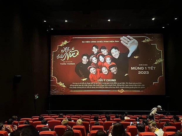 Cinemagoers at the premiere of “Nha Ba Nu” (The House of No Man) by Tran Thanh on January 22. Photo: Tran Thanh Films Cinemagoers at the premiere of “Nha Ba Nu” (The House of No Man) by Tran Thanh on January 22. Photo: Tran Thanh Films