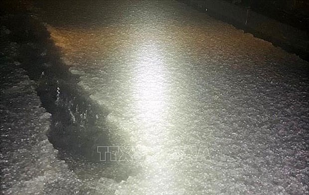 Hailstorm slams on Fansipan peak in Sa Pa township in the northern province of Lao Cai on February 5. (Photo: VNA) Hailstorm slams on Fansipan peak in Sa Pa township in the northern province of Lao Cai on February 5. (Photo: VNA)