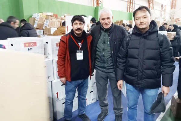 Vietnamese People Stand by Turkey During the Hard Time Vietnamese People Stand by Turkey During the Hard Time