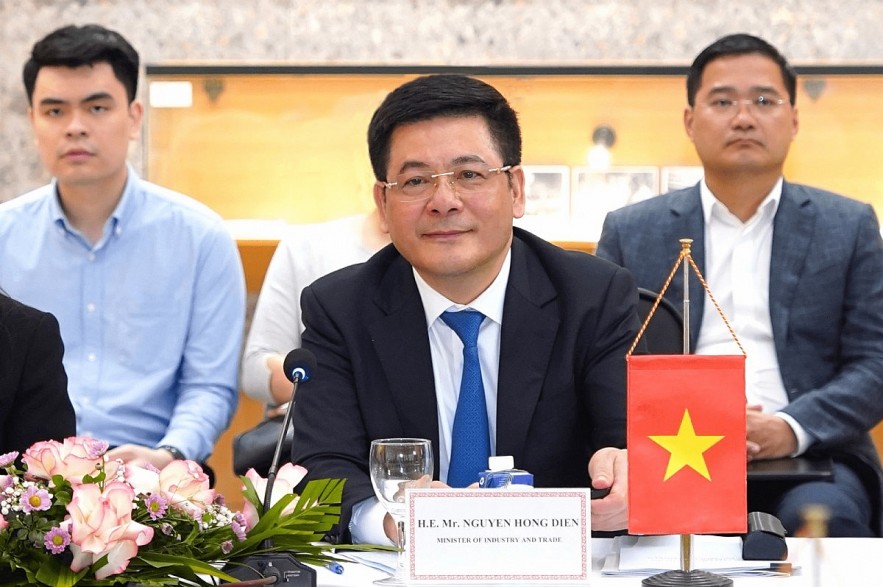 Minister of Industry and Trade Nguyen Hong Dien at the meeting. (Photo: MoIT) Minister of Industry and Trade Nguyen Hong Dien at the meeting. (Photo: MoIT)