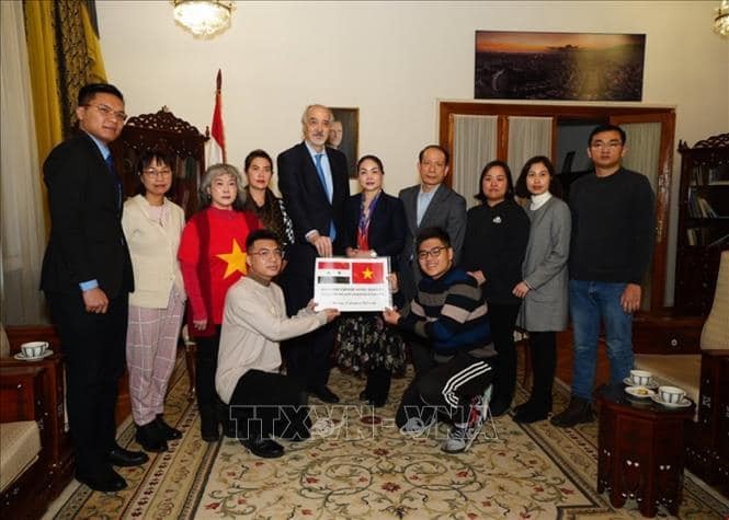 Vietnamese in Russia join hands to help earthquake victims in Syria. Photoo: VNA Vietnamese in Russia join hands to help earthquake victims in Syria. Photoo: VNA