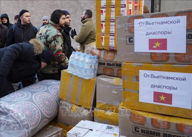 The Vietnamese community in Russia has donated a shipment of canned and instant food for children and adults and some essential goods to be sent to Syria to help victims of the recent terrible earthquake. Photo: VNA The Vietnamese community in Russia has donated a shipment of canned and instant food for children and adults and some essential goods to be sent to Syria to help victims of the recent terrible earthquake. Photo: VNA