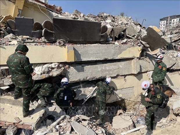 The team of the Vietnam People’s Army searches a location in Hatay province of Turkey. Photo: VNA The team of the Vietnam People’s Army searches a location in Hatay province of Turkey. Photo: VNA