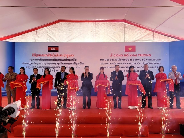 An Giang Province: Vinh Xuong - Kaorm Samnor Int'l Road Border Gate Opened An Giang Province: Vinh Xuong - Kaorm Samnor Int'l Road Border Gate Opened
