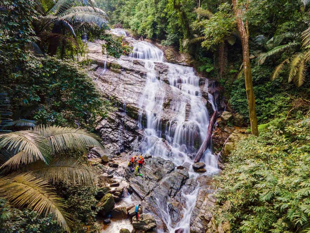 This waterfall is also surrounded by a dense ecological forest, by a rich system of streams and waterfalls. Photo: Netin This waterfall is also surrounded by a dense ecological forest, by a rich system of streams and waterfalls. Photo: Netin