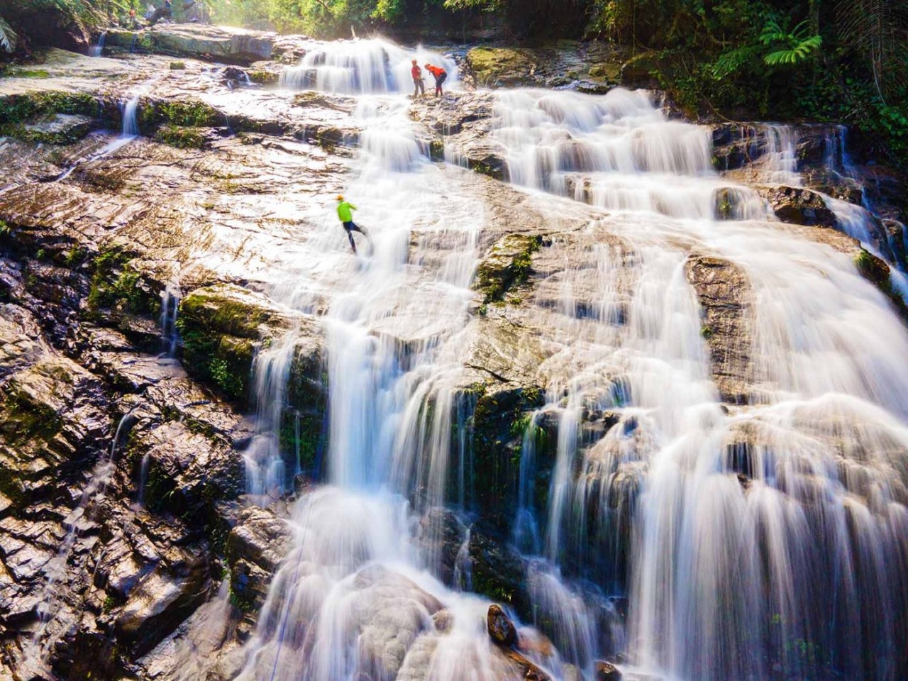 Duong Cam waterfall has a majestic and magical beauty among the mountains and forests of Quang Binh. Photo: Netin Duong Cam waterfall has a majestic and magical beauty among the mountains and forests of Quang Binh. Photo: Netin