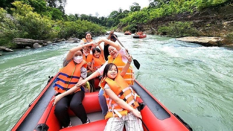Rafting on Serepok River. Rafting on Serepok River.