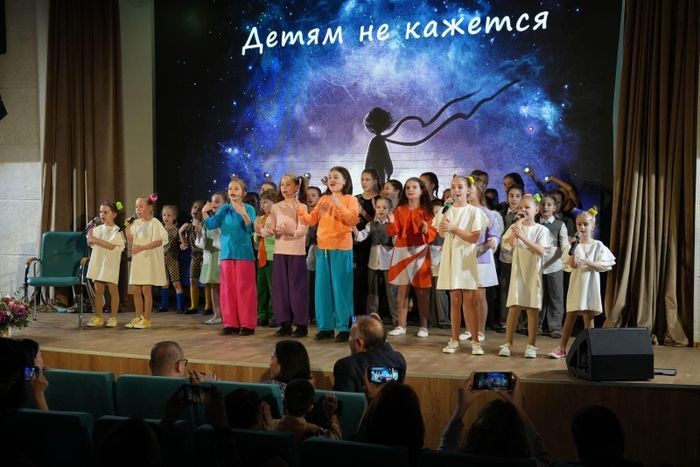 A performance at the show. Photo: VNA A performance at the show. Photo: VNA