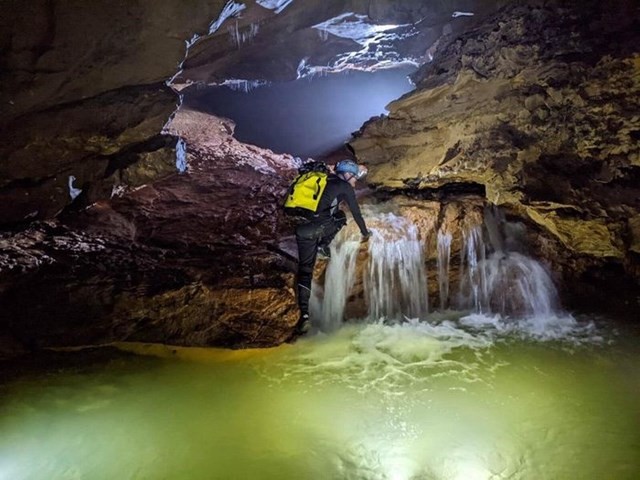 New untouched caves are discovered in Lam Hoa commune of Tuyen Hoa district, Quang Binh province. Photo courtesy of the British Royal Cave Association New untouched caves are discovered in Lam Hoa commune of Tuyen Hoa district, Quang Binh province. Photo courtesy of the British Royal Cave Association