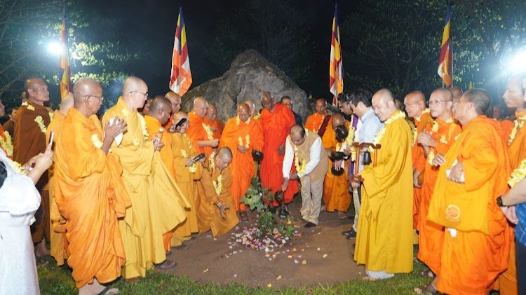 Sacred Bodhi Tree Enhances Vietnam-Sri Lanka Ties Sacred Bodhi Tree Enhances Vietnam-Sri Lanka Ties