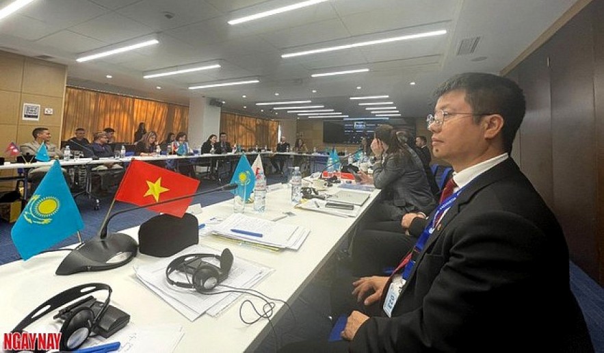 Tran Van Manh, vice president and general secretary of the Vietnam Federation of UNESCO Associations, and Editor-in-Chief of Ngay Nay Magazine, represents Vietnam, at the AFUCA Executive Board meeting in Almaty, Kazakhstan on April 2. (Photo: ngaynay.vn) Tran Van Manh, vice president and general secretary of the Vietnam Federation of UNESCO Associations, and Editor-in-Chief of Ngay Nay Magazine, represents Vietnam, at the AFUCA Executive Board meeting in Almaty, Kazakhstan on April 2. (Photo: ngaynay.vn)