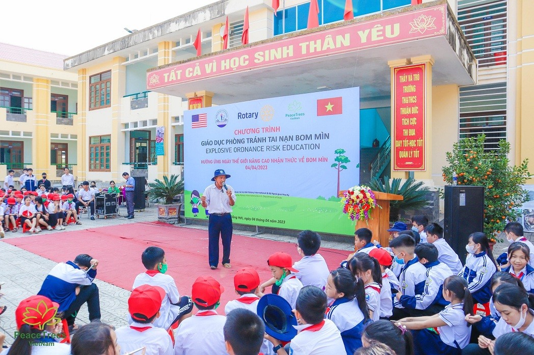An Explosive Ordnance Risk Education event for students of Thuan Duc Primary & Secondary School, Dong Hoi City, Quang Binh Province. Source: PeaceTrees Vietnam An Explosive Ordnance Risk Education event for students of Thuan Duc Primary & Secondary School, Dong Hoi City, Quang Binh Province. Source: PeaceTrees Vietnam