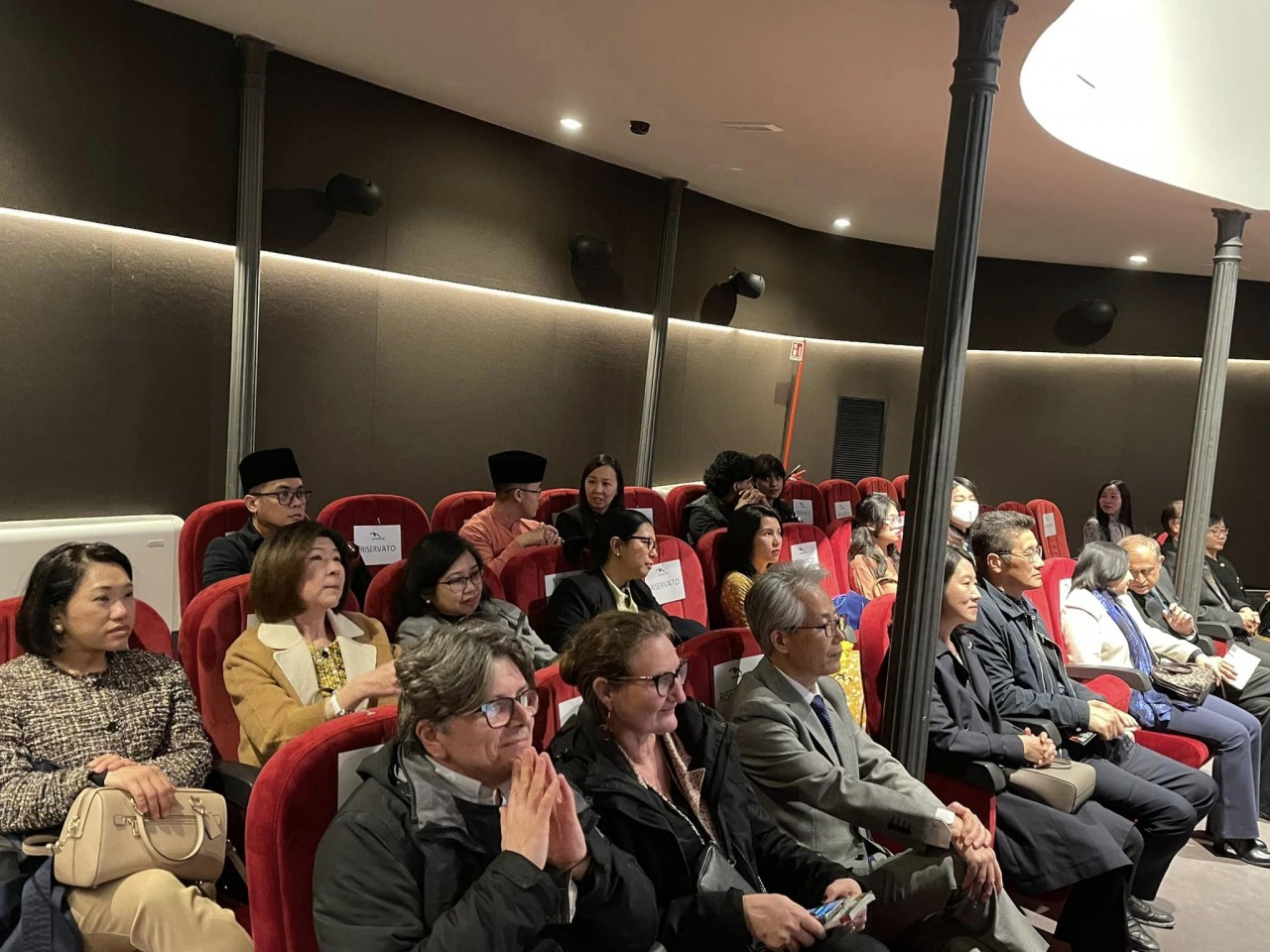Many viewers expressed their excitement for the culture, life and scenery of Vietnam after watching the films. Many viewers expressed their excitement for the culture, life and scenery of Vietnam after watching the films.