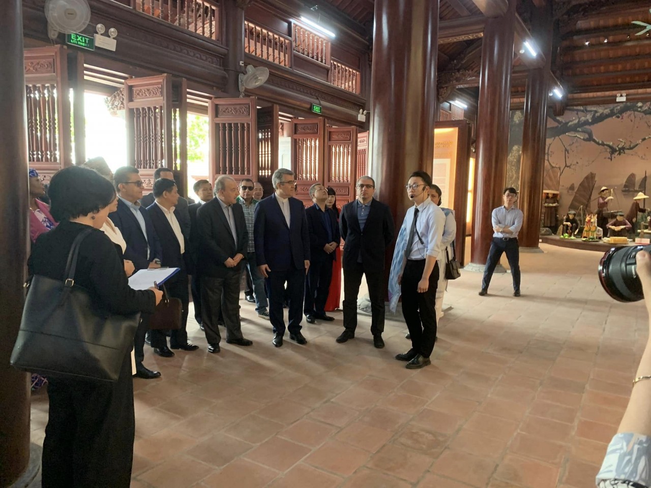 the exhibition house covers over 500 sq.m with more than 1,000 documents and objects reflecting the history of the painting genre, its values and the preservation work. the exhibition house covers over 500 sq.m with more than 1,000 documents and objects reflecting the history of the painting genre, its values and the preservation work.