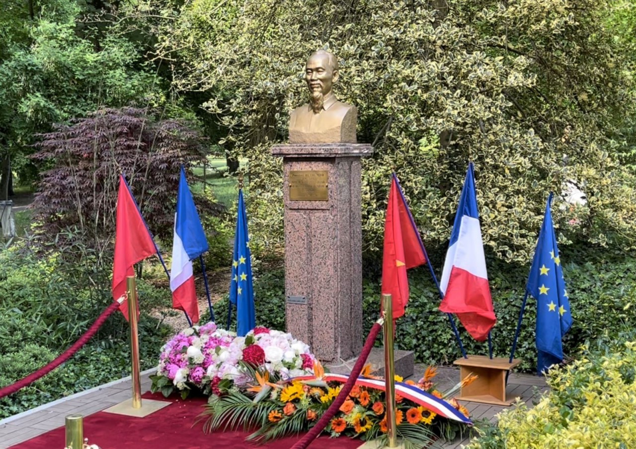 President Ho Chi Minh's statue in Montreau, France. Photo: VNA President Ho Chi Minh's statue in Montreau, France. Photo: VNA