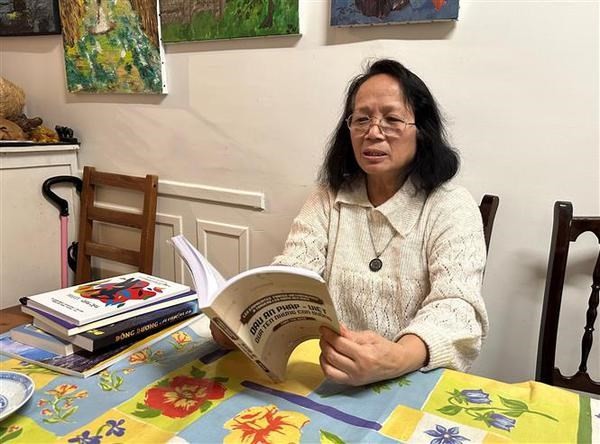 Overseas Vietnamese writer Tran Thu Dung, the author of the book. Photo: VNA Overseas Vietnamese writer Tran Thu Dung, the author of the book. Photo: VNA