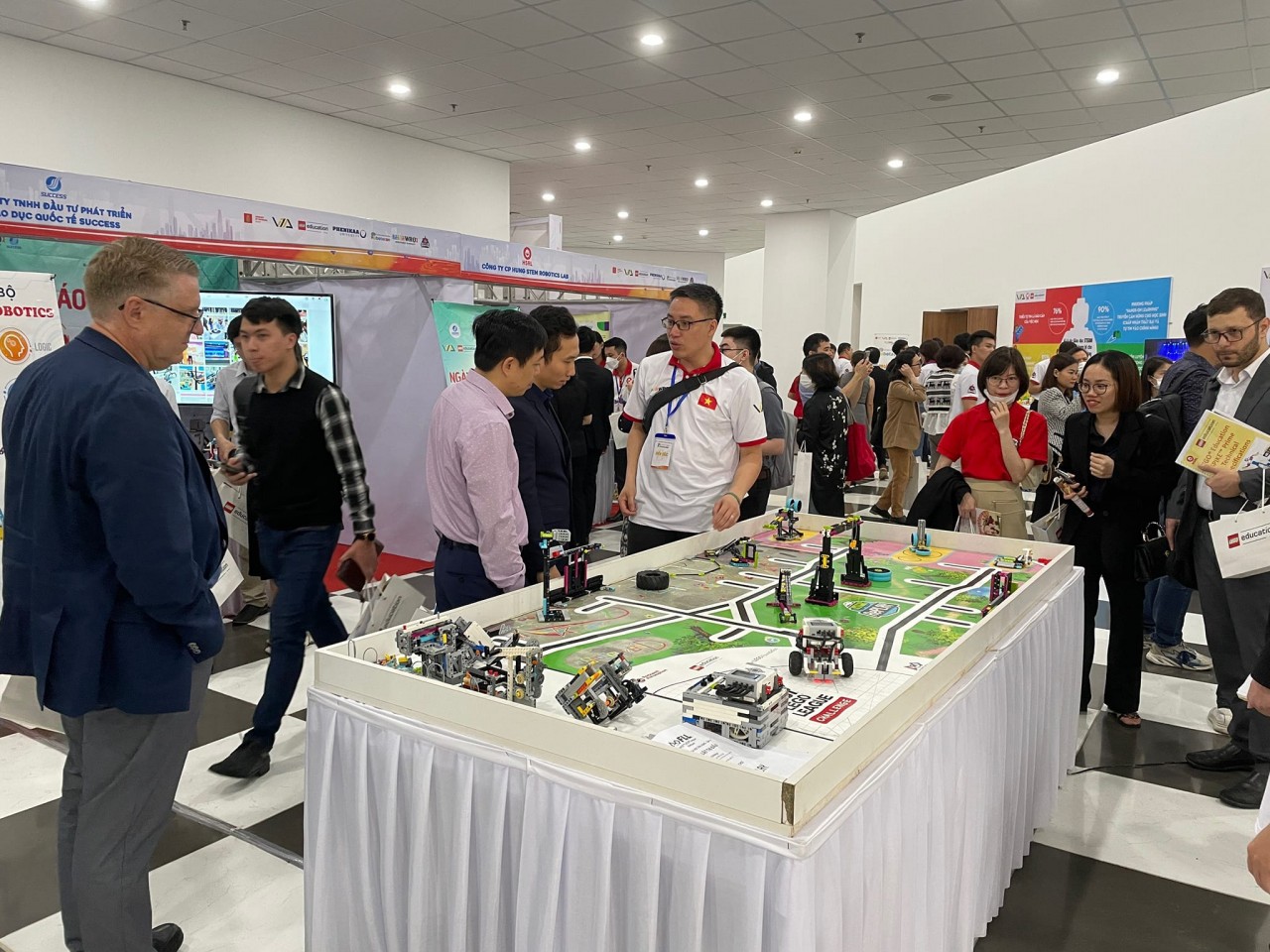 Robot Talent Contest for Students Held Nationwide for The First Time Robot Talent Contest for Students Held Nationwide for The First Time