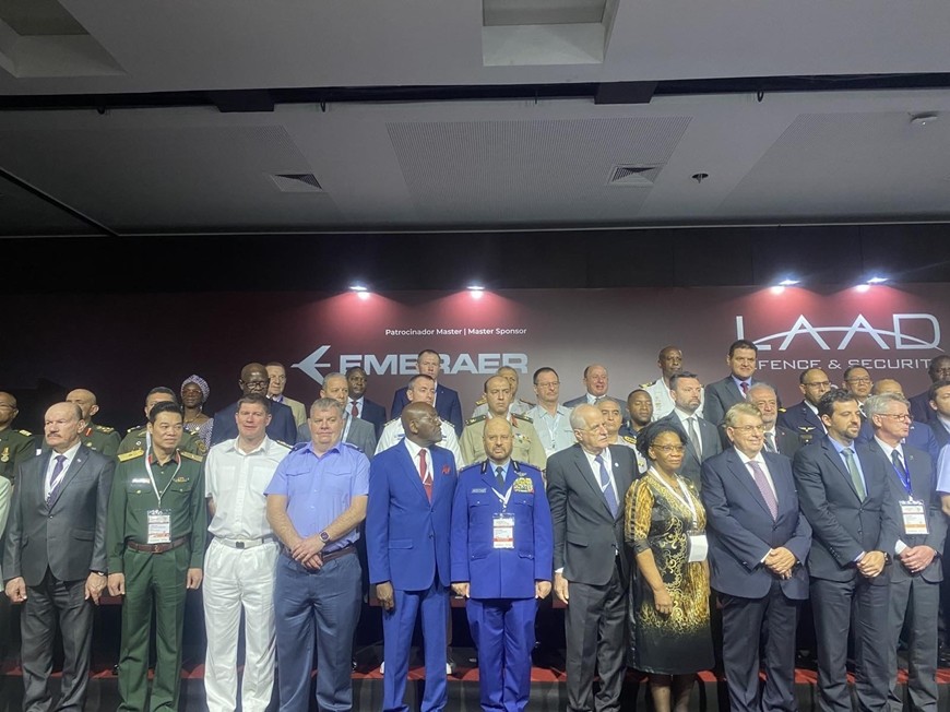 Vietnamese delegate at the LAAD 2023 Defence and Security international exhibition. Photo: VNA Vietnamese delegate at the LAAD 2023 Defence and Security international exhibition. Photo: VNA