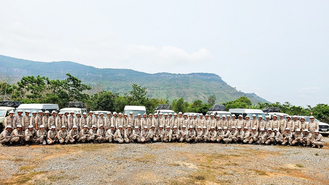 Members of all technical survey teams pose for a group photo in Tan Thanh commune, Huong Hoa district. Source: NPA Vietnam Members of all technical survey teams pose for a group photo in Tan Thanh commune, Huong Hoa district. Source: NPA Vietnam