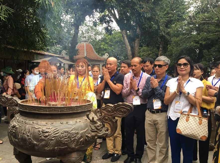 Overseas Vietnamese Commemorate Hung Kings Overseas Vietnamese Commemorate Hung Kings