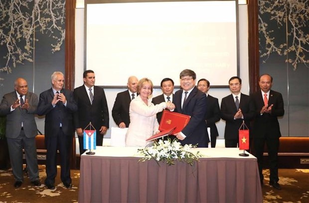 Vietnam-Cuba Fifth Theoretical Symposium Held in Hanoi Vietnam-Cuba Fifth Theoretical Symposium Held in Hanoi