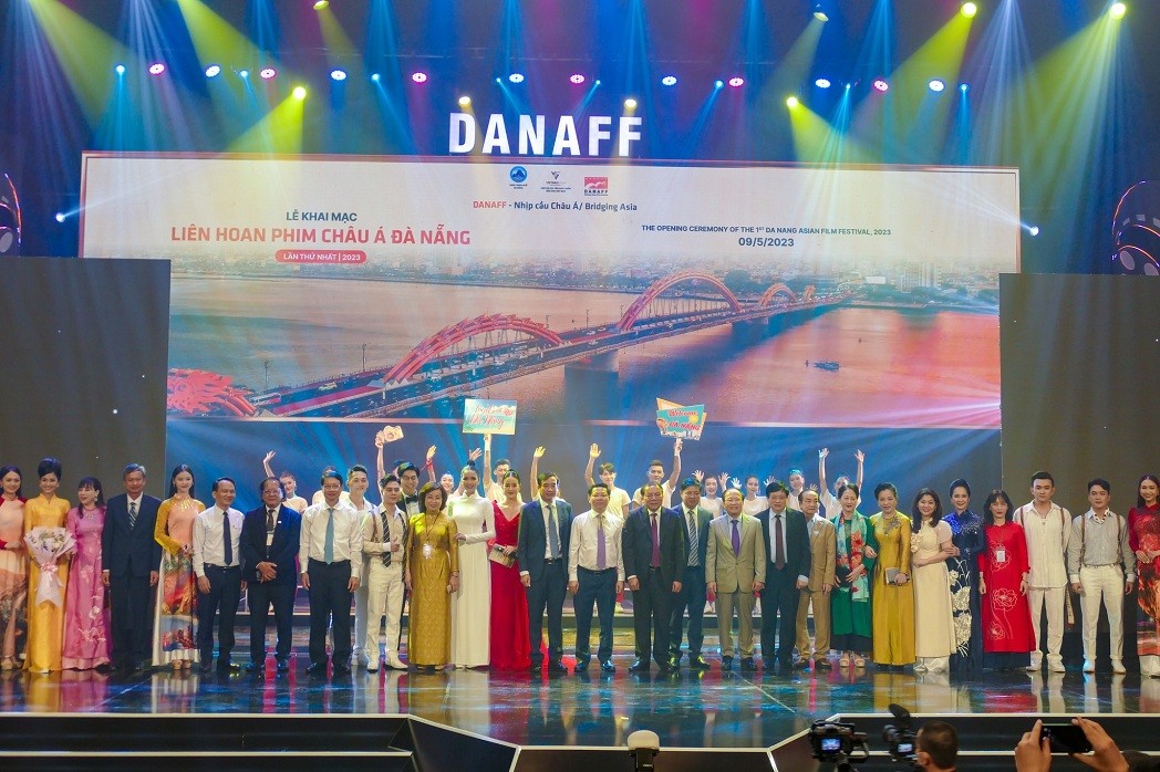 The opening ceremony of the Asian Film Festival Da Nang was held successfully and well at Trung Vuong Theater, with the theme First Da Nang Asian Film Festival Kicked Off