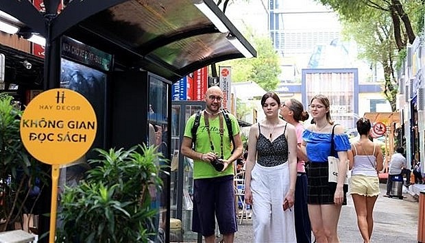 On a book street in Ho Chi Minh City (Photo: VNA) On a book street in Ho Chi Minh City (Photo: VNA)