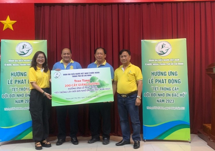 Overseas Vietnamese Planted 200 Rosewood Trees to Show Gratitude for Uncle Ho