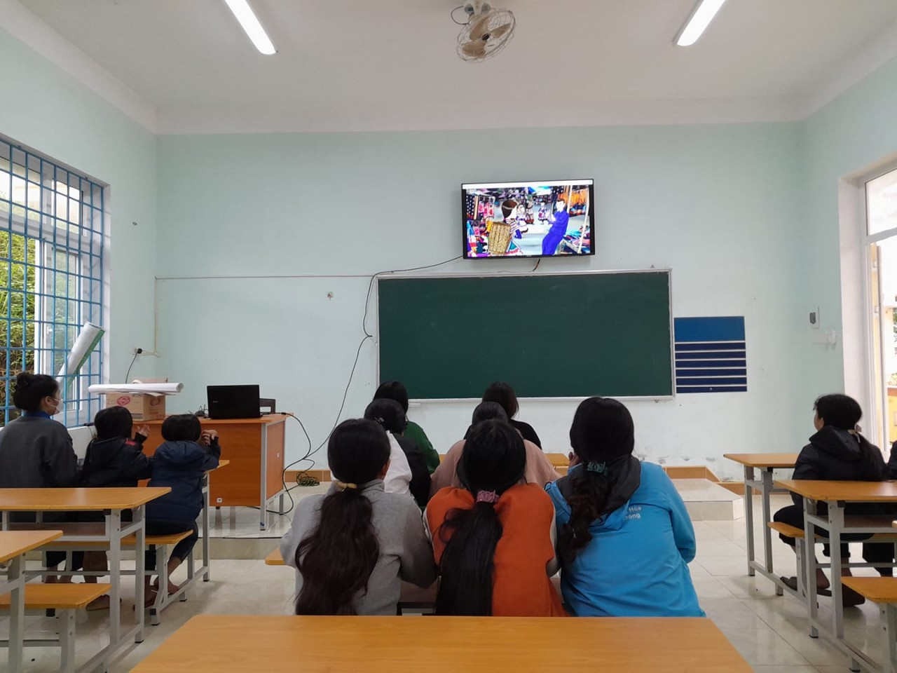Em Vui Platform Educate Youth on Child Marriage, Human Trafficking Em Vui Platform Educate Youth on Child Marriage, Human Trafficking