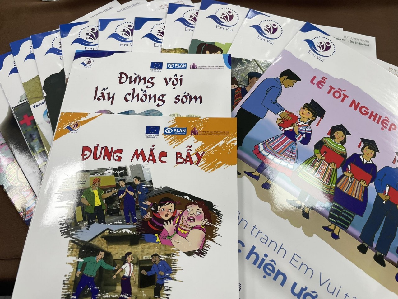 Em Vui Platform Educate Youth on Child Marriage, Human Trafficking Em Vui Platform Educate Youth on Child Marriage, Human Trafficking