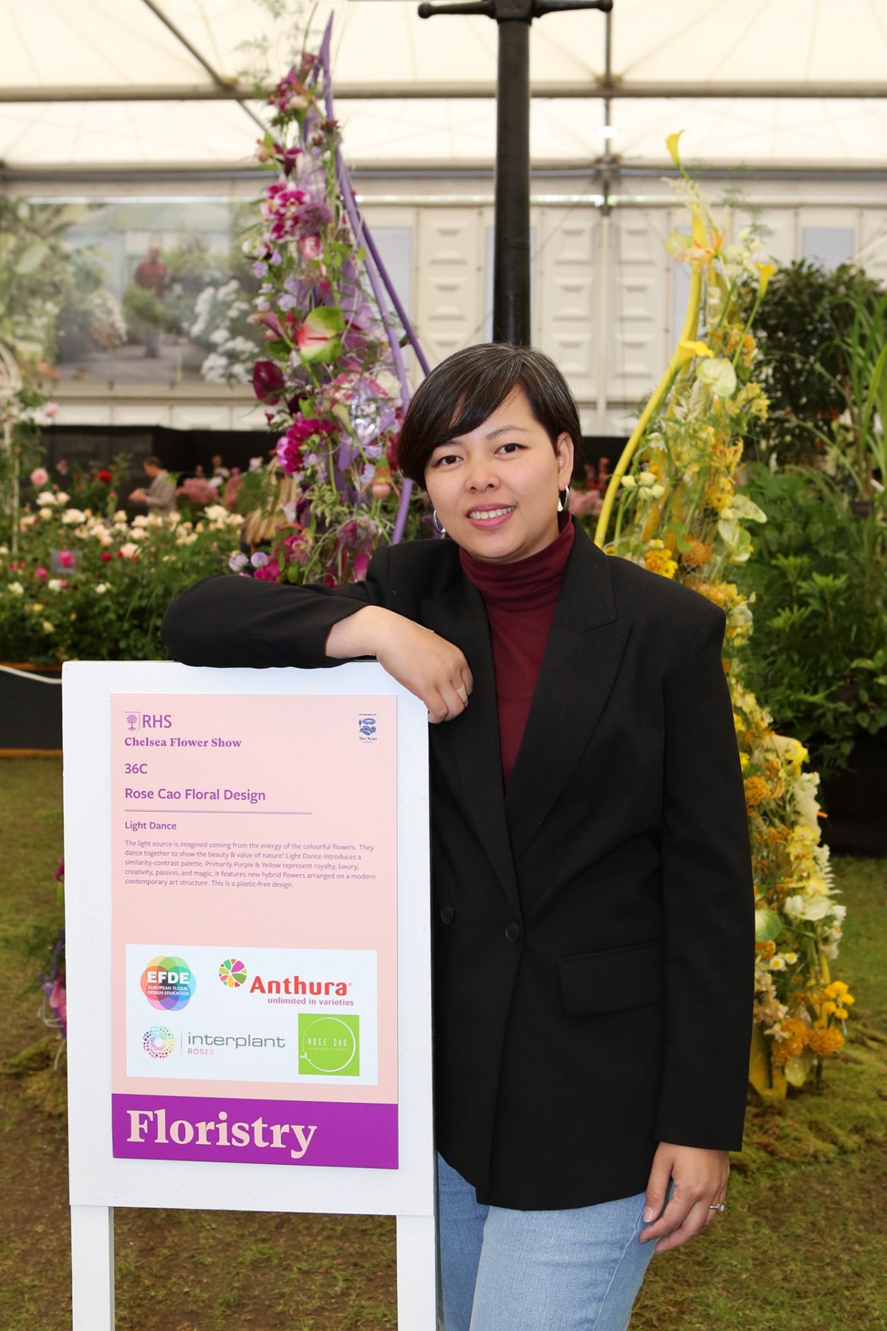 Designer Cao Thi Huyen wins the silver award in the floral design category at the Chelsea Flower Show 2023. Photo courtesy of the designer Designer Cao Thi Huyen wins the silver award in the floral design category at the Chelsea Flower Show 2023. Photo courtesy of the designer