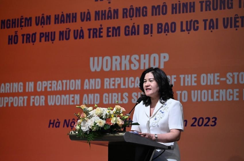 Deputy Minister of Labour, Invalids and Social Affairs Nguyen Thi Ha gives a speech at the workshop. Photo courtesy of the UNFPA Deputy Minister of Labour, Invalids and Social Affairs Nguyen Thi Ha gives a speech at the workshop. Photo courtesy of the UNFPA