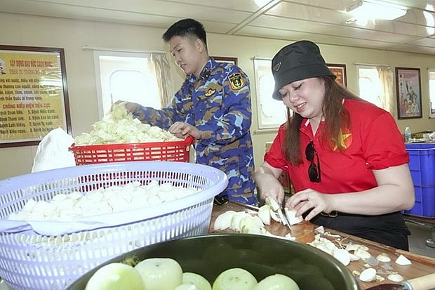 Truong Sa Islands in Hearts of Overseas Vietnamese Truong Sa Archipelago in Hearts of Overseas Vietnamese