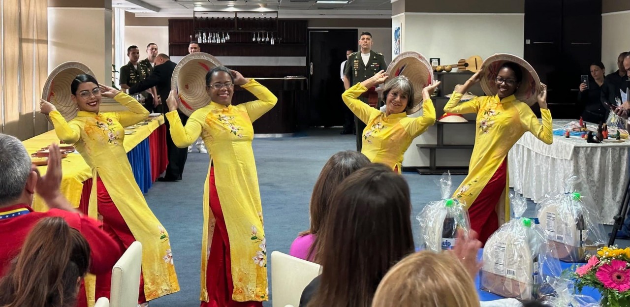 A Vietnam, Venezuela Enhance Cultureal Exchanges