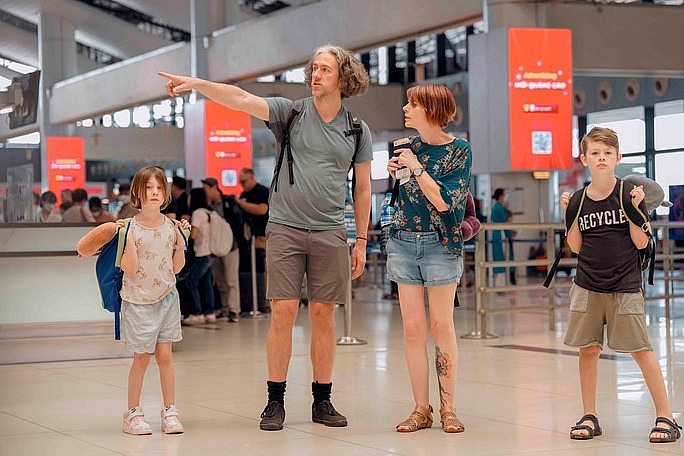 International passengers at Noi Bai International Airport. Photo: VNN International passengers at Noi Bai International Airport. Photo: VNN