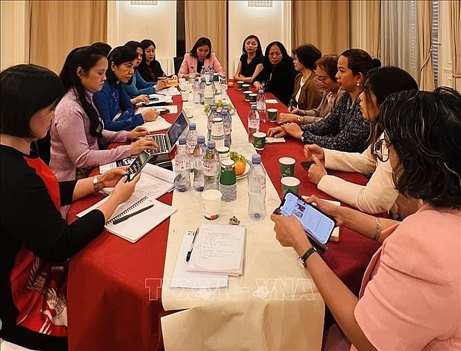 Vietnam Women’s Union Pays Working Visit to France Vietnam Women’s Union Vists France
