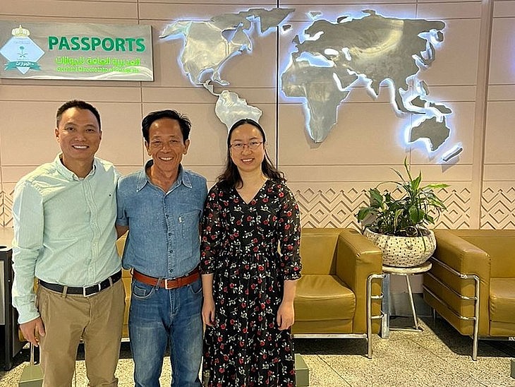 Vietnamese Citizen Evacuated From War Zone in Sudan Vietnamese Embassy Rescues Expat in Sudan