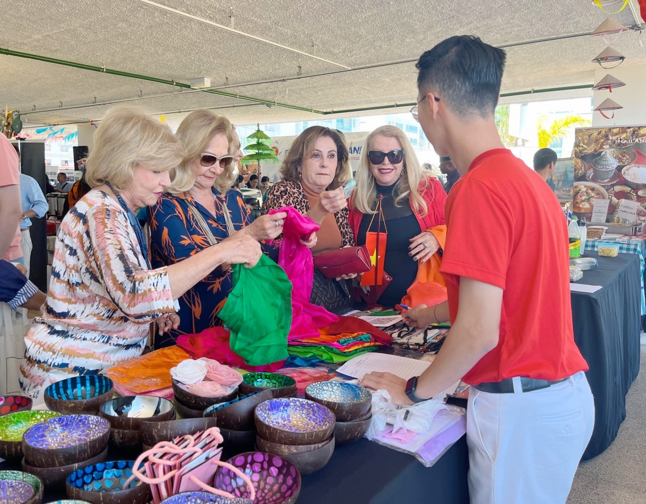 Made-in-Vietnam Handicrafts Become a Hit in Brazil Made-in-Vietnam Handicrafts Become a Hit in Brazil