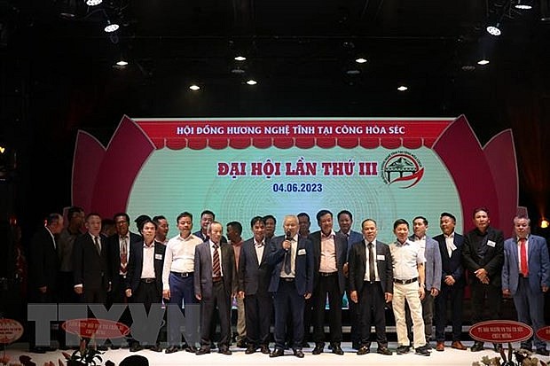 Nghe An and Ha Tinh Overseas Compatriots in Czech Republic Nghe An and Ha Tinh Overseas Compatriots in Czech Republic Look Towards the Homeland