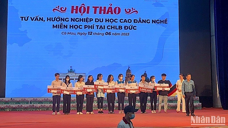 Ca Mau Students Receive Free Training in Germany Ca Mau Students Receive Free Training in Germany