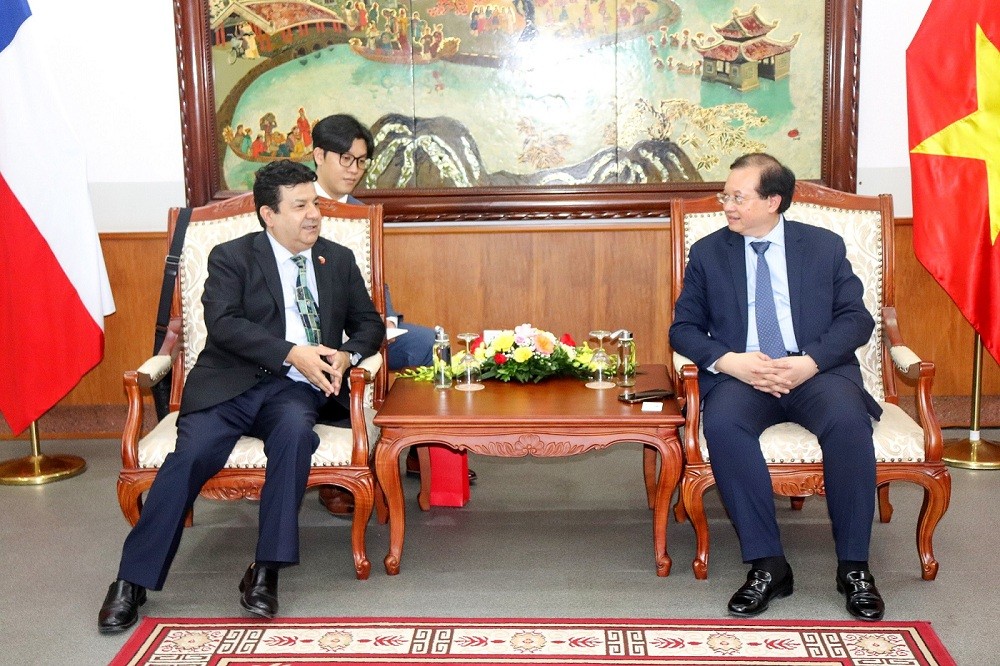 Chile Focuses on Introducing Its Culture, People to Vietnamese Chile Focuses on Introducing Its Culture, People to Vietnamese